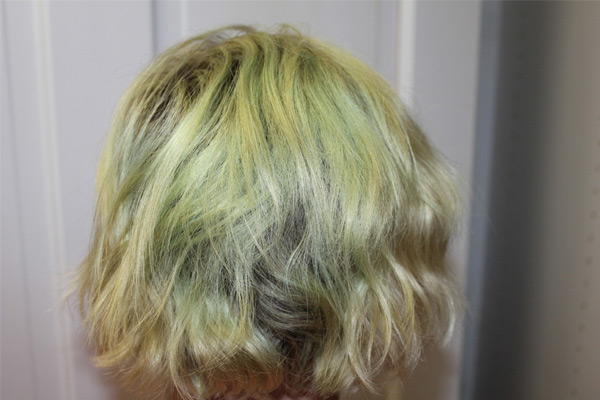 blonde-hair-green